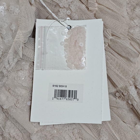 MAC DUGGAL SEQUINED SCALLOP RUFFLE TIERED V NECK GOWN size 8 - Picture 8 of 8